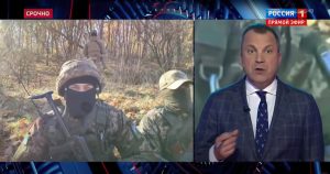 Росіянам по TV показують постановочні відео з фейковими військовими України