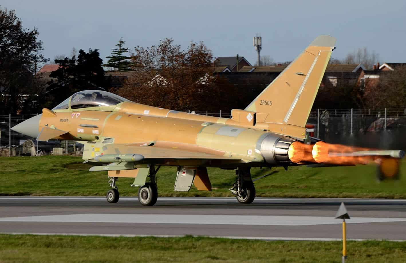 Перший винищувач Typhoon для Катару вперше піднявся у повітря