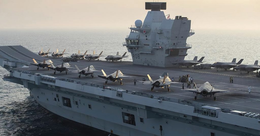 Авіаносець Великої Британії HMS Queen Elizabeth (R08) з винищувачами F-35B