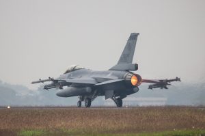 Тайванський F-16V впав у море