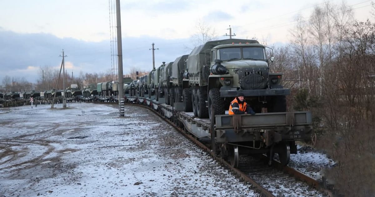 Росія перекидає з військами до Білорусі винищувачі Су-35 та ЗРС С-400