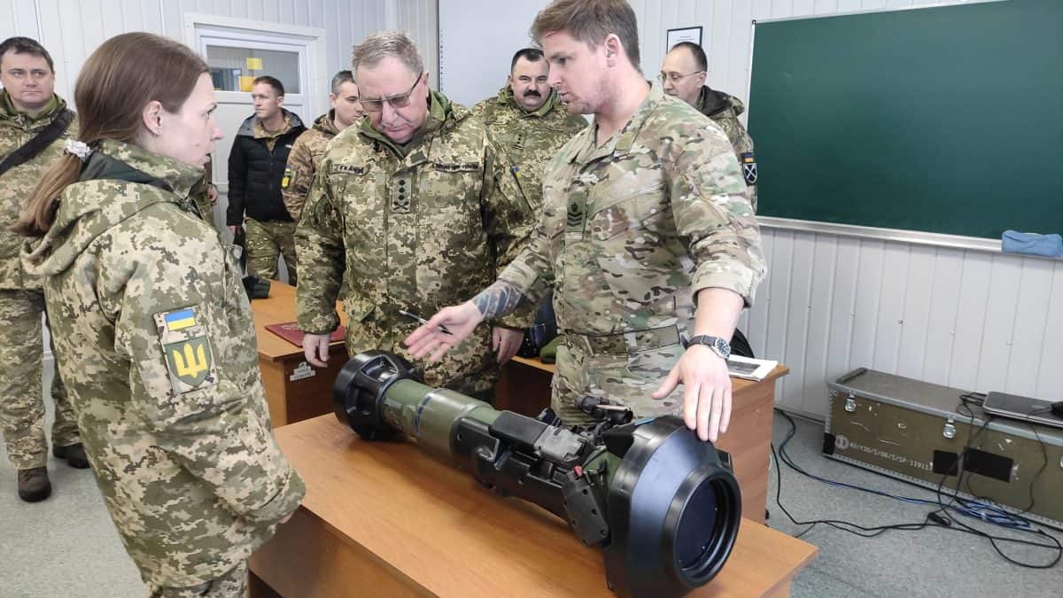 British instructors are already began training Ukrainian soldiers to use NLAW