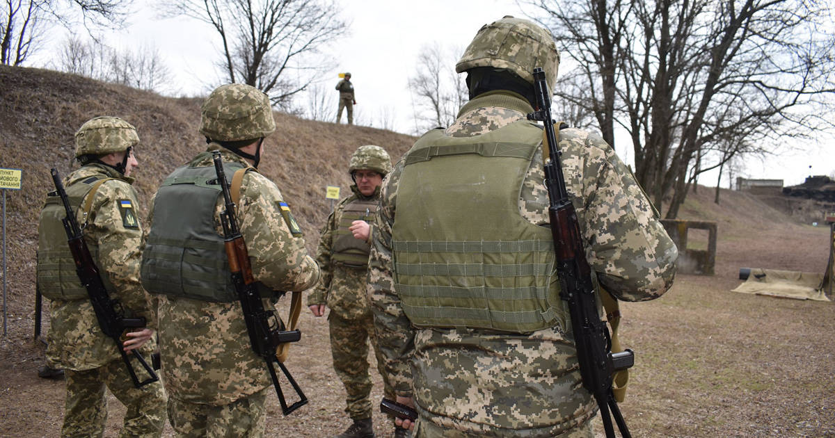 Окупанти відвели від Києва 700 одиниць техніки за минулу ніч, – командування Сухопутних військ ЗСУ