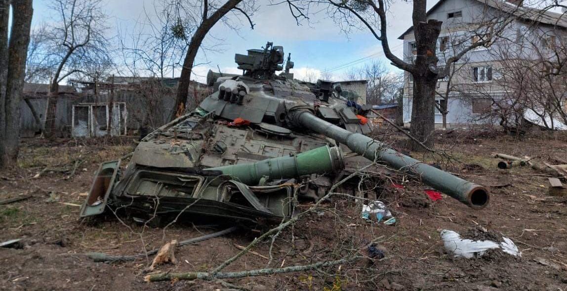 The russian military lost the rare T-80UE-1 tanks in the Sumy region