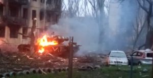 Захисники Маріуполя спалили Т-80БВ російських військових