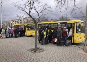 Голова Луганської ОВА закликає місцевих мешканців якнайшвидше евакуюватися