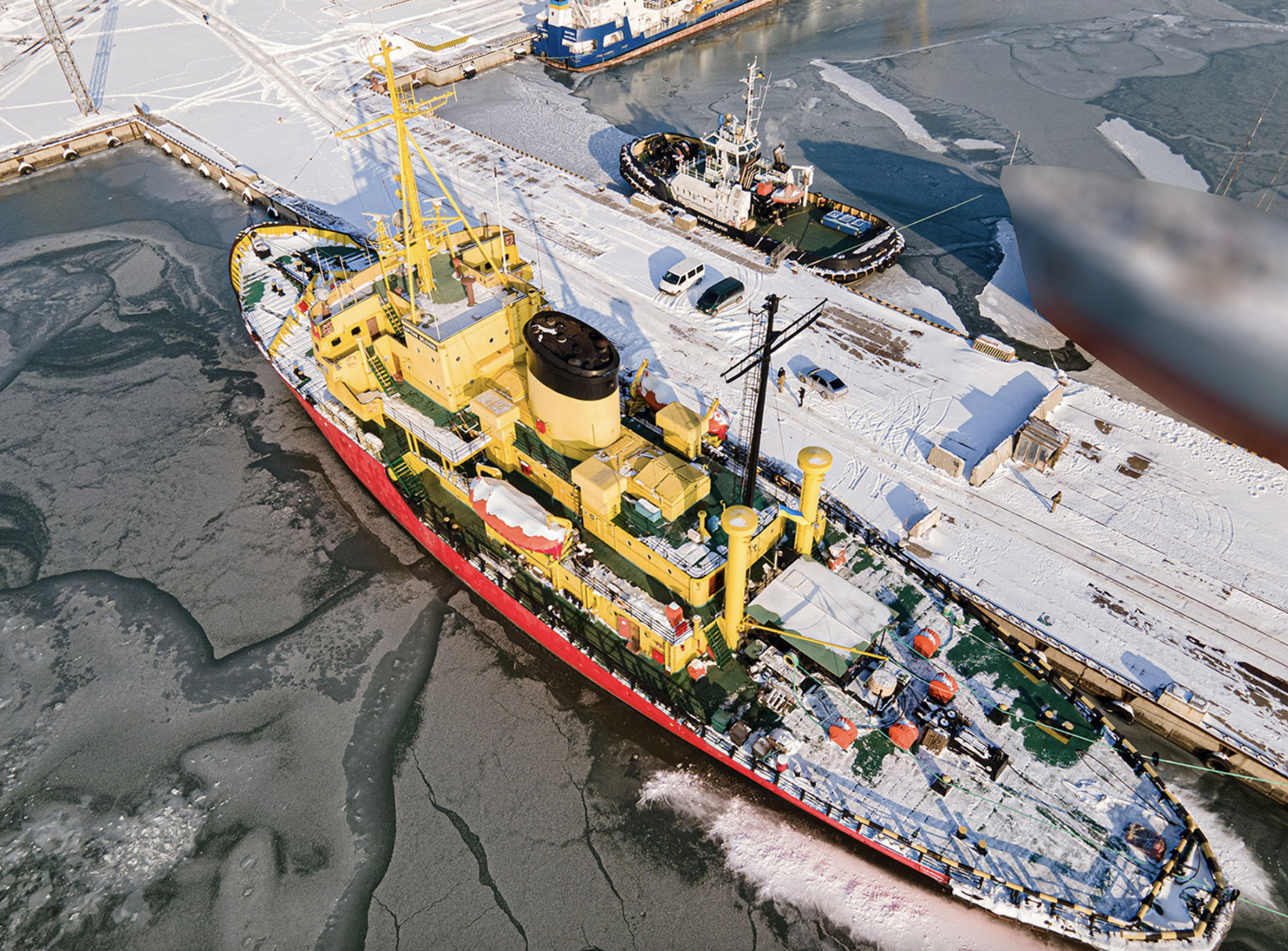 In Mariupol, the occupiers shelled the “Kapitan Belousov” icebreaker