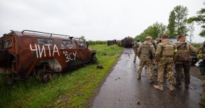 Зеленський на Харківщині нагородив військових