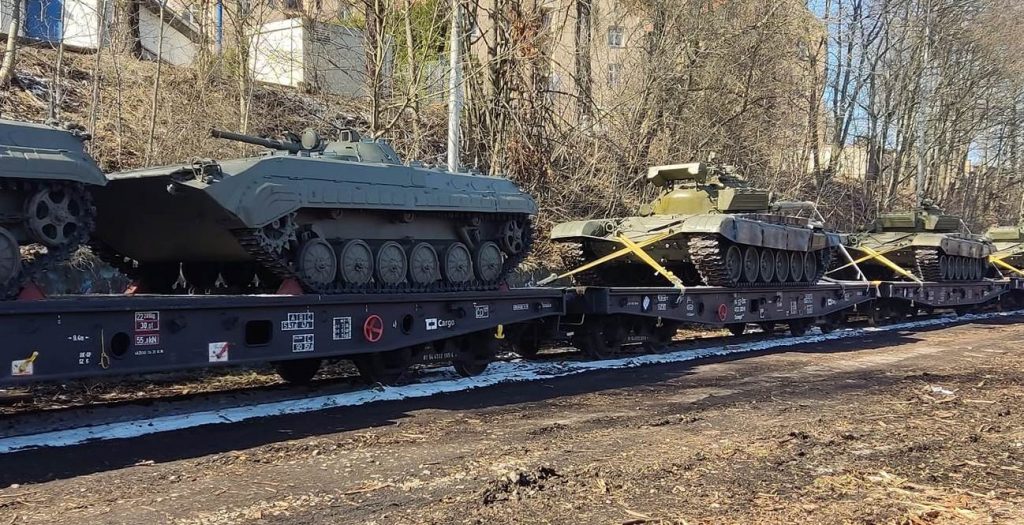 БМП-1 та танки Т-72М1 Чехії. Квітень 2022. Фото: Ondřej Benešík
