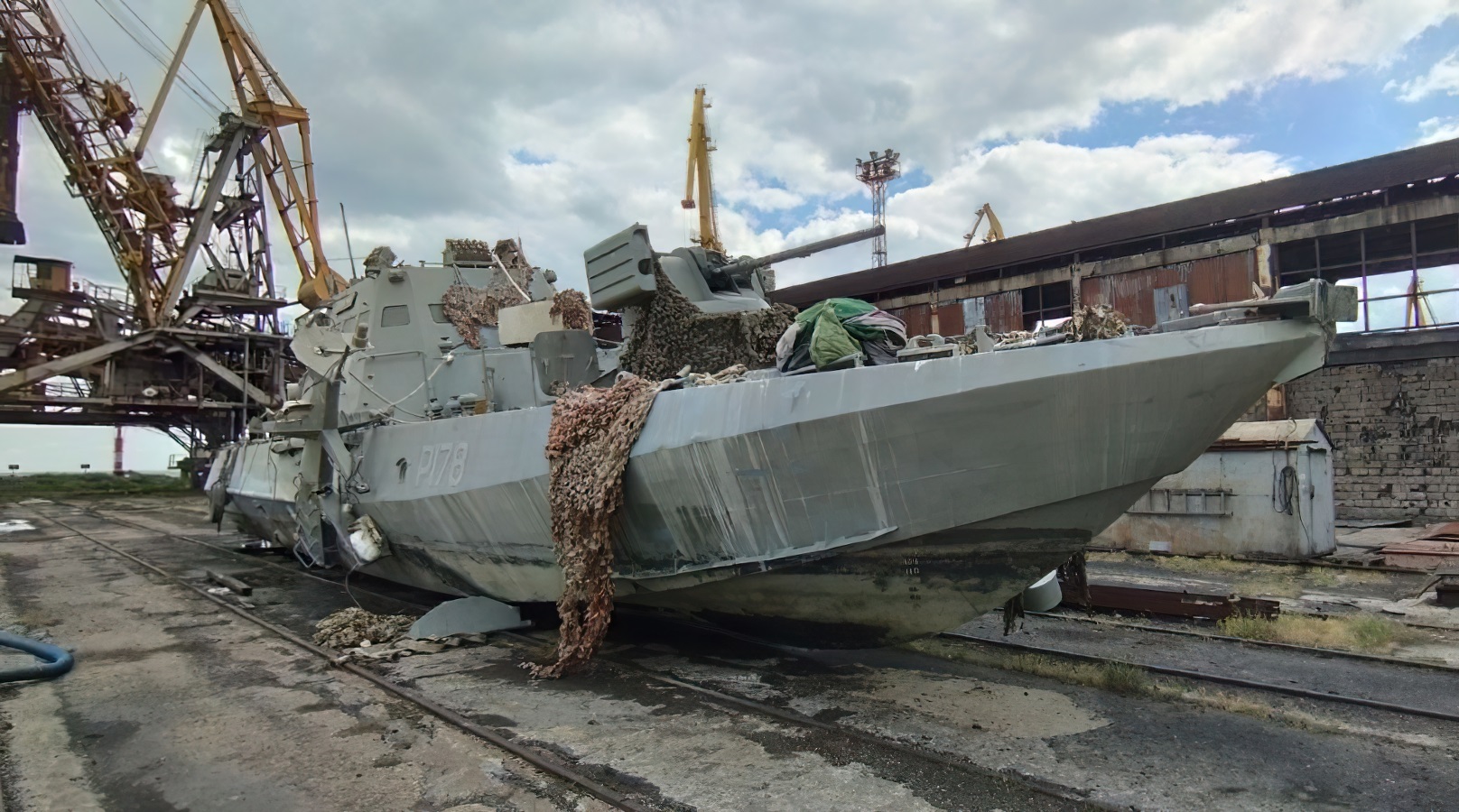 У Маріуполі показали пошкоджений МБАК “Лубни”