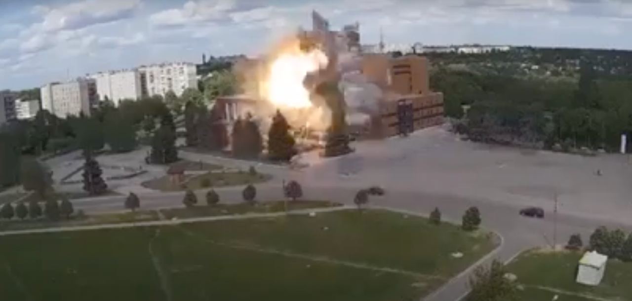 Russian missile strike on Lozova, Kharkiv region. Invaders destroyed the Cultural center