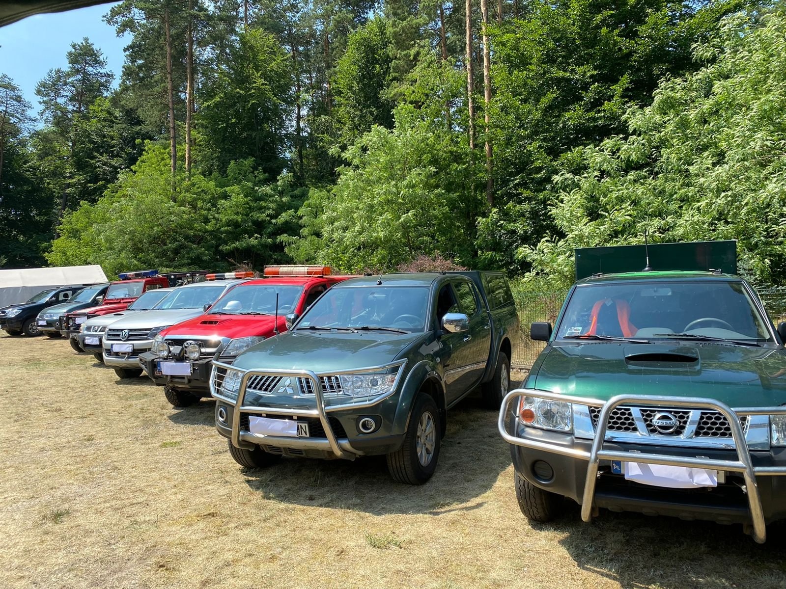 Polish foresters handed over 16 pickup trucks to the Armed Forces of Ukraine