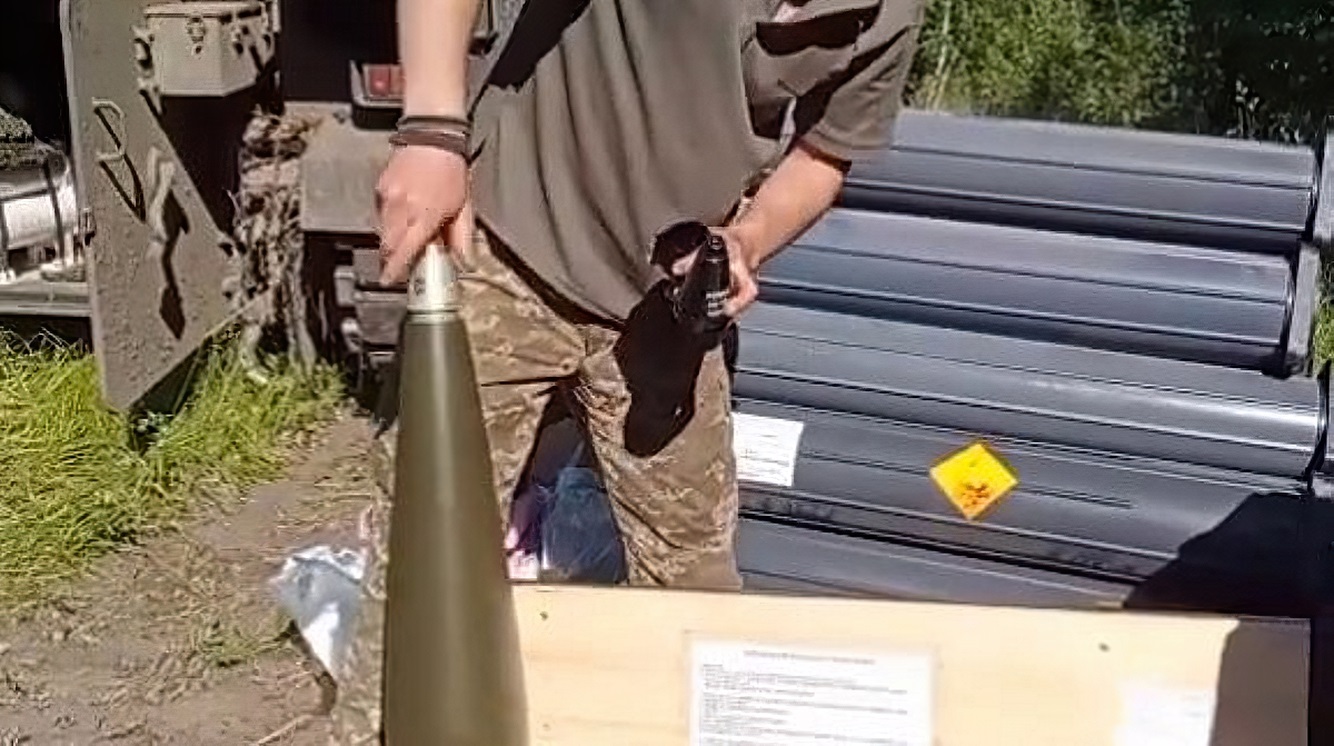 Ukrainian KRAB self-propelled guns received Slovak 155mm rounds