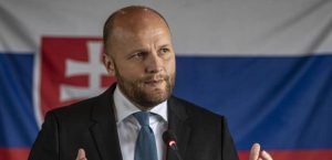 У Словаччині після аудиту допомоги Україні хочуть затримати колишнього міністра оборони