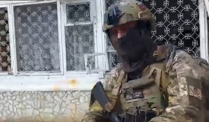 Russians dressing up as Ukrainian military while storming Ukrainian positions