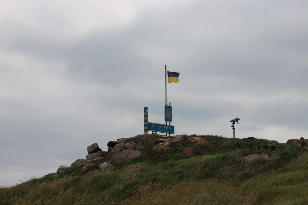 Ukrainian flag reinstalled on Zmiinyi Island as military operation comes to end