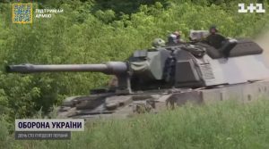 Ukrainian military shows German Panzerhaubitze 2000 ACS in action