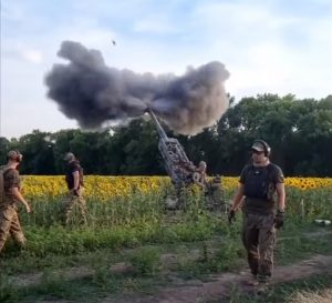 Ukrainian marine gunners strike the invader position with М777