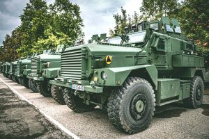 Польська армія отримала 26 бронемашин “Cougar” класу MRAP