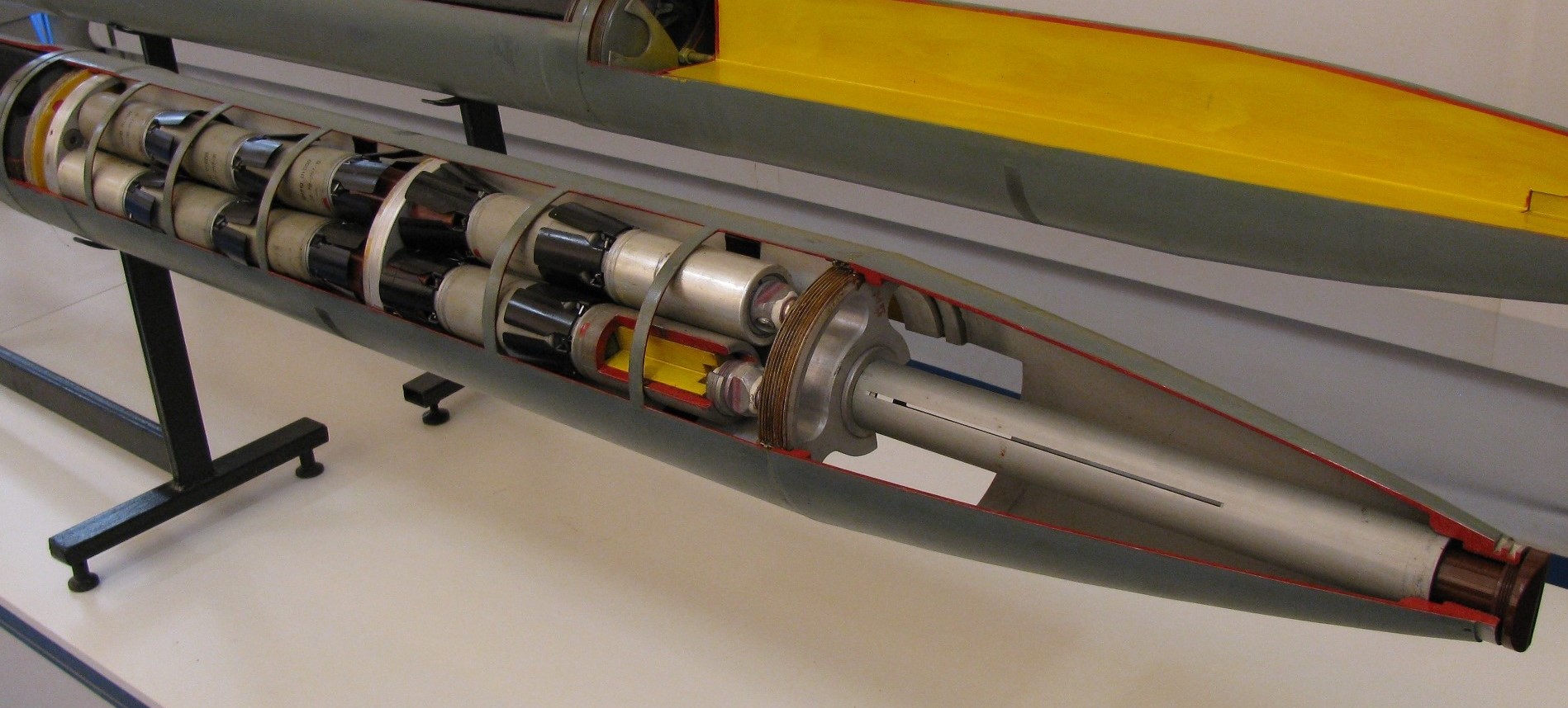 Касетний некерований реактивний снаряд 9М27К з осколковими бойовими елементами 9Н210 для РСЗВ "Ураган"
