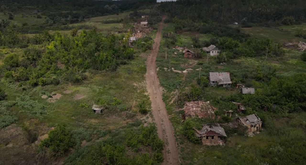 The Armed Forces of Ukraine pushed back the enemy from the village of Dibrivne in the Kharkiv region. The 93rd Mechanized Brigade’s soldier shared about the course of events