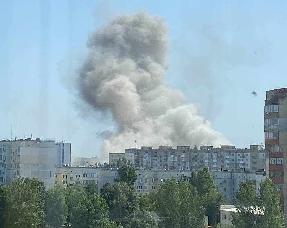 Explosions targeted area near Sokil plant in Nova Kakhovka