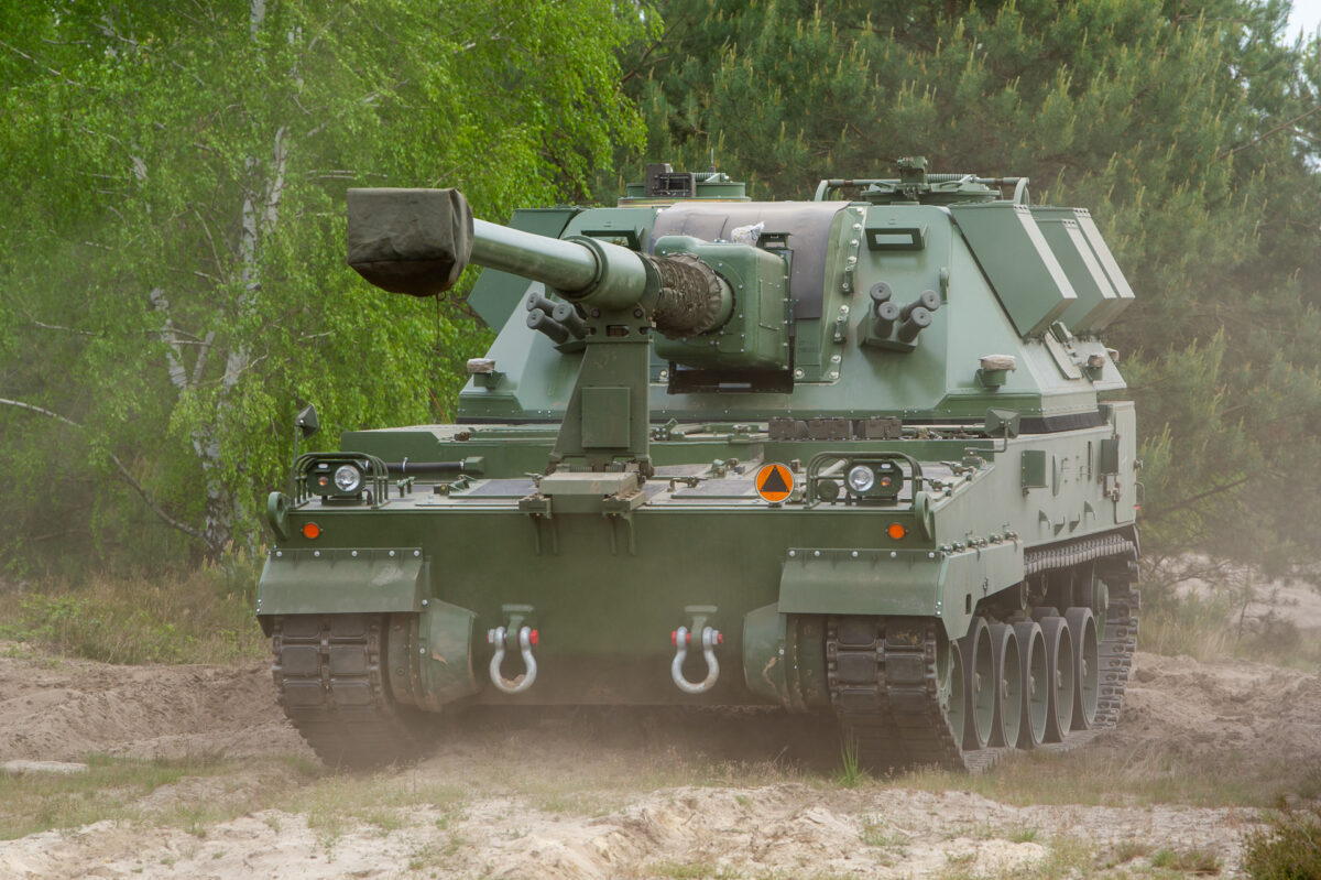 Poland proposes Western Europe countries to buy AHS Krab self-propelled howitzers for Ukraine