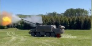 The Ukrainian military showcased the use of Zuzana 2 self-propelled guns