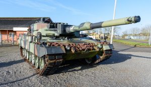 Українські військові опановуватимуть танки Leopard 2