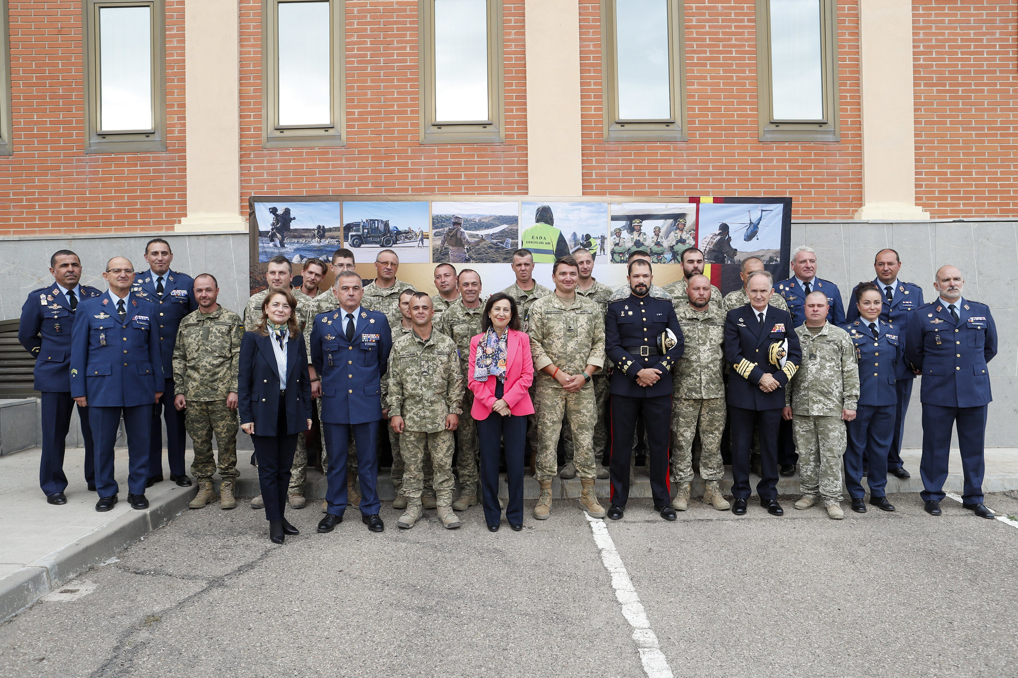 Ukrainian military being trained in Spain to operate the Aspide air defense system