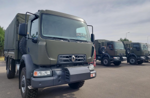 The European Union hands over 16 Renault trucks to the Armed Forces of Ukraine