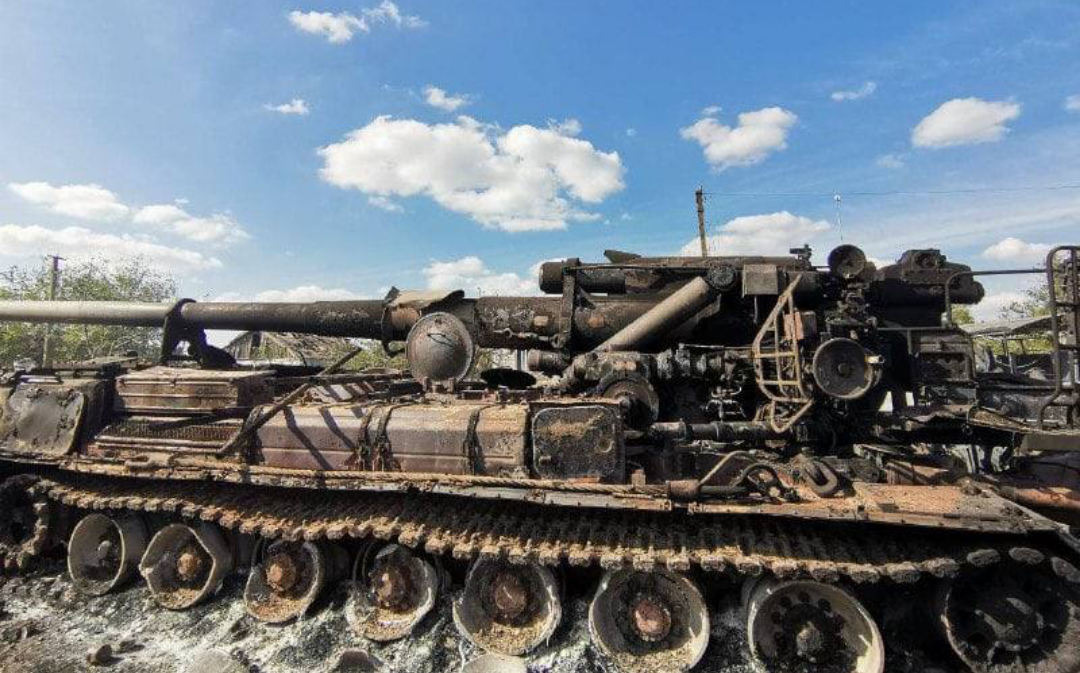 Russian 203mm Pion self-propelled guns were destroyed in the Kherson region