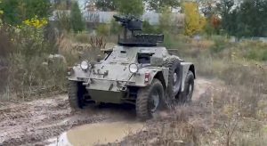 Бійці “Азову” отримали бронемашини Ferret Mk 1