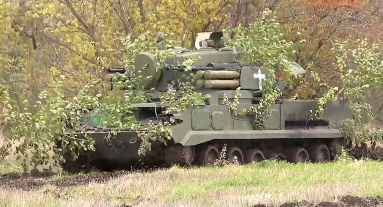 Ukrainian 2S6 Tunguska SPADs involved in shooting down cruise missiles ...