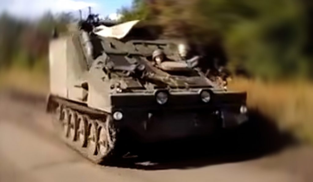Українські військові використовують санітарні FV104 