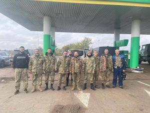 Обмін полоненими. Україна повернула додому 10 військовослужбовців