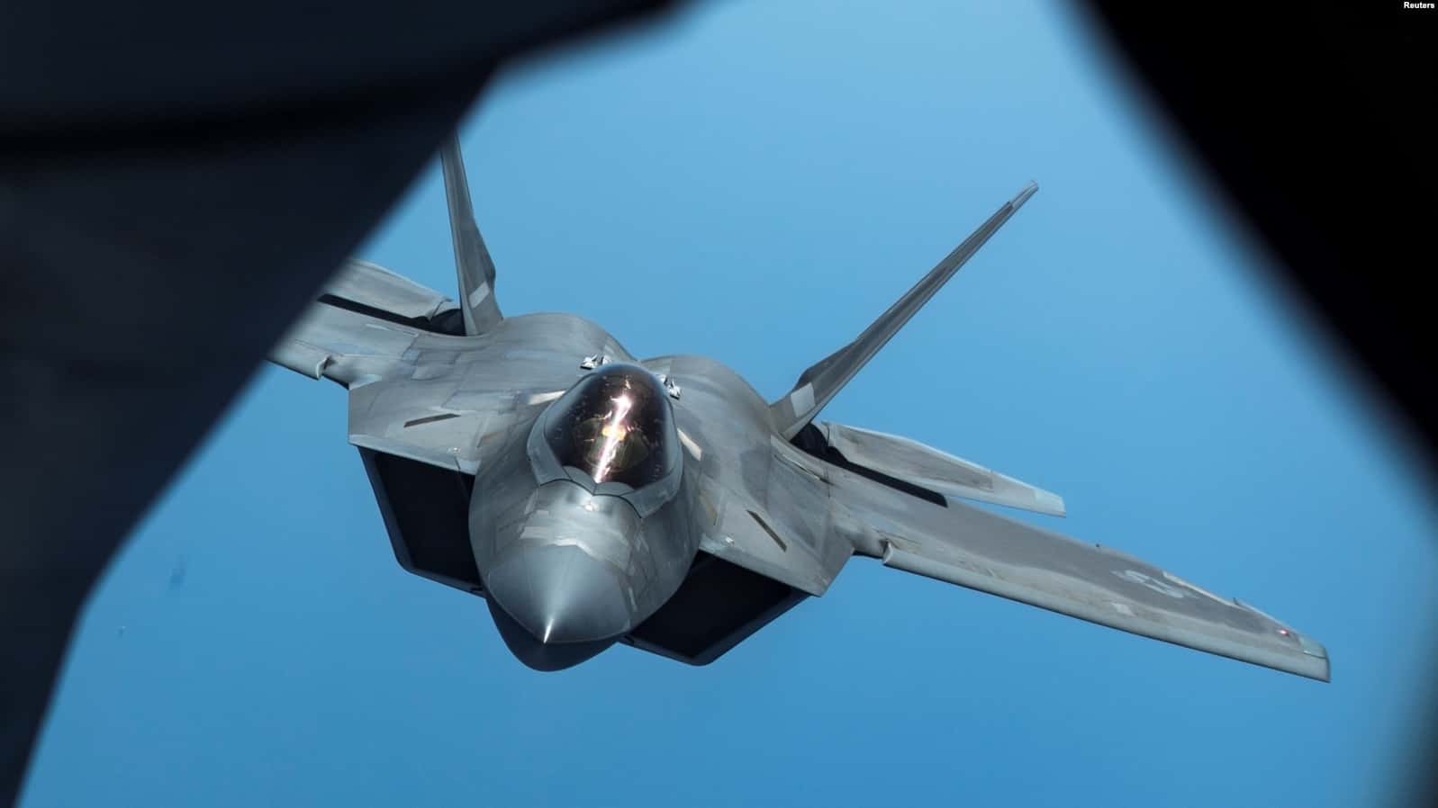 An F-22 of the US Air Force shot down an unidentified object in the Canadian airspace