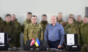 Ukrainian border guards receive quadcopters from colleagues from Latvia