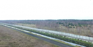 Belarusian border guards showcased the wall that Ukraine is building on the border