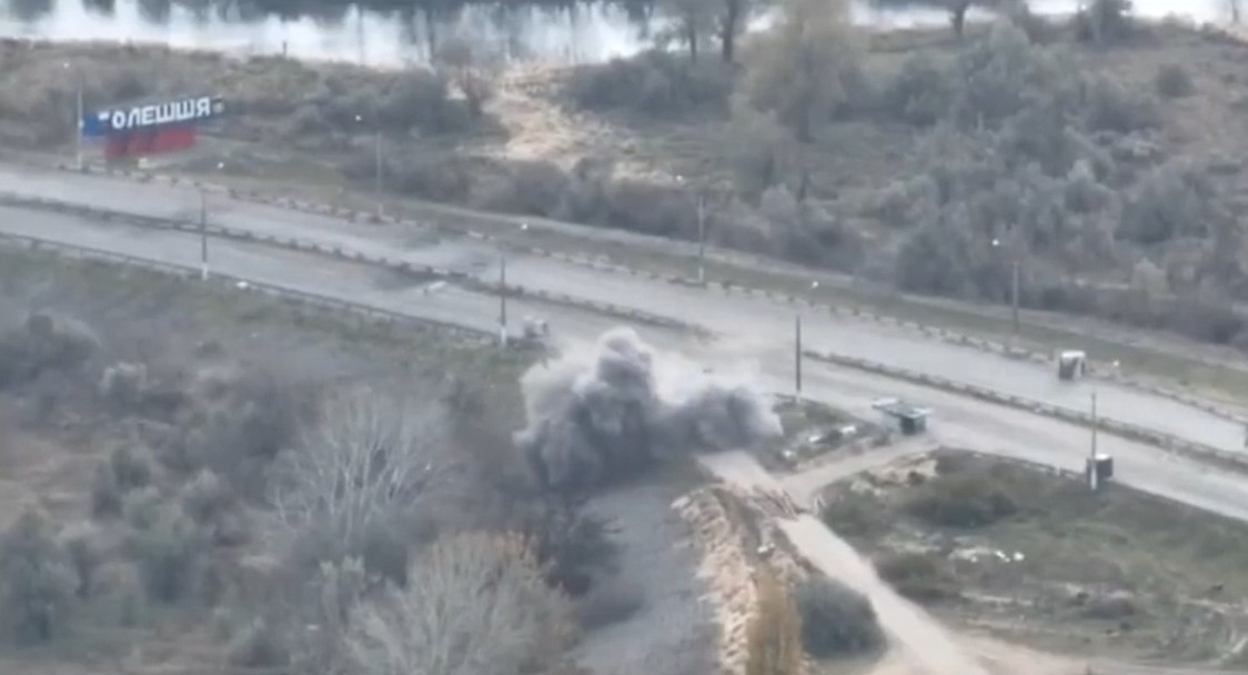 Russian armored personnel carriers destroyed in Oleshky