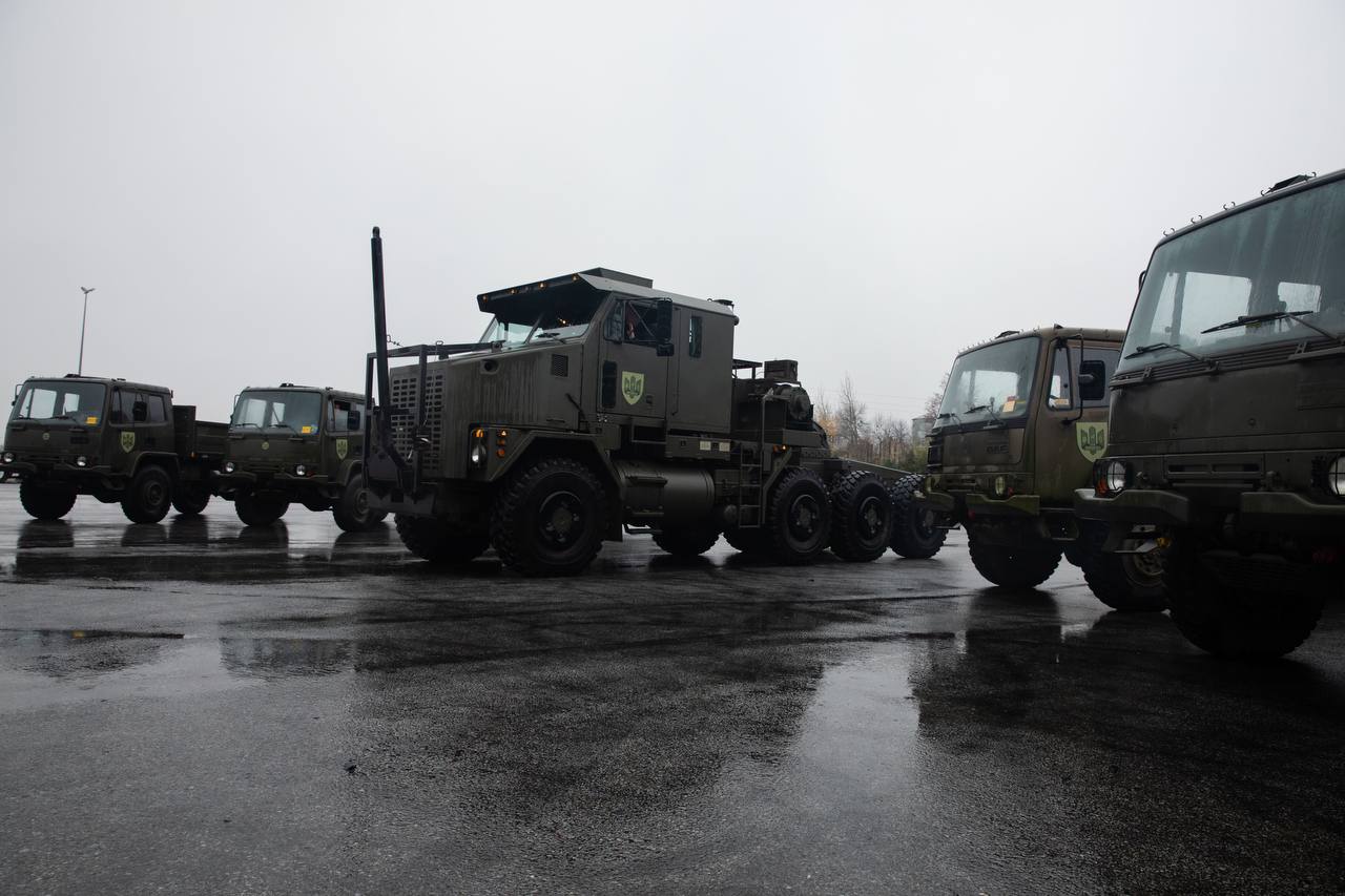 У Міноборони кодифікували близько 20 автотралів та тягачів