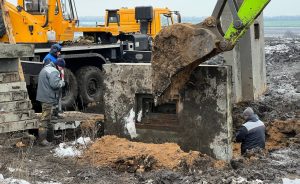 Russian military constructing pillboxes in Svatove direction