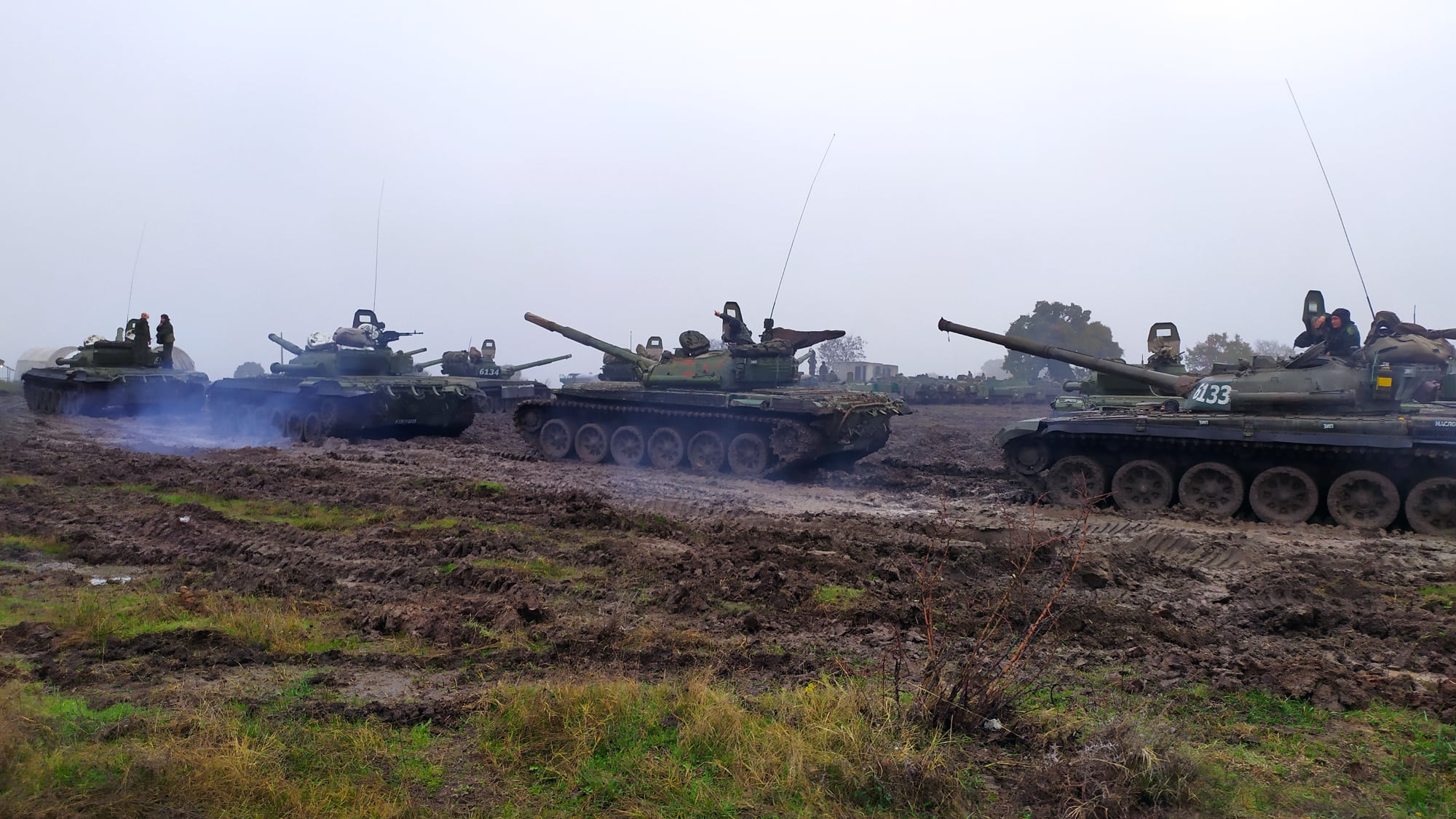 Від Т-72 і МТ-ЛБ до «Гвоздик» та БС-3: Болгарія звітувала про експорт зброї, що може потрапити в Україну