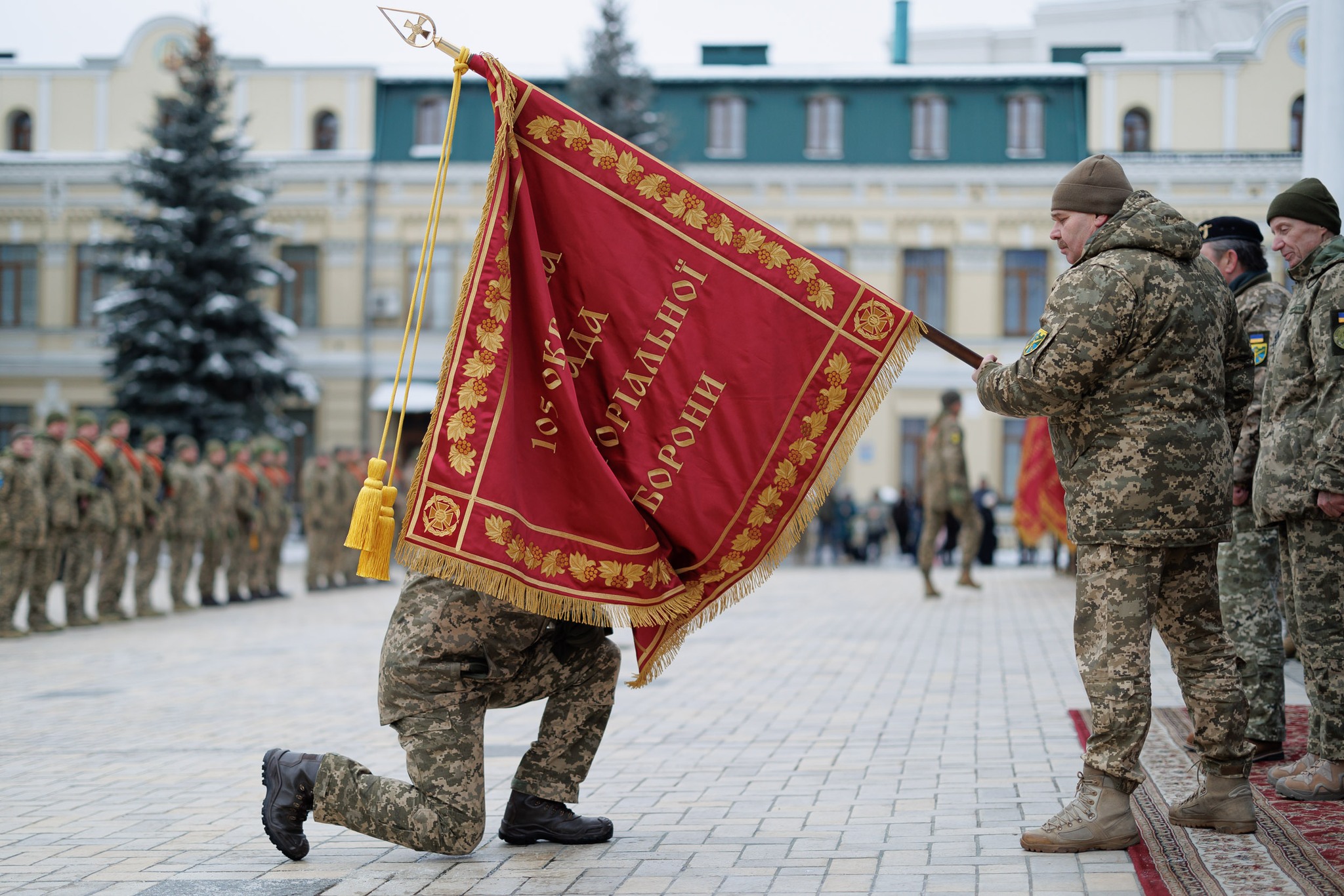 105 окрема бригада ТрО отримала бойовий прапор