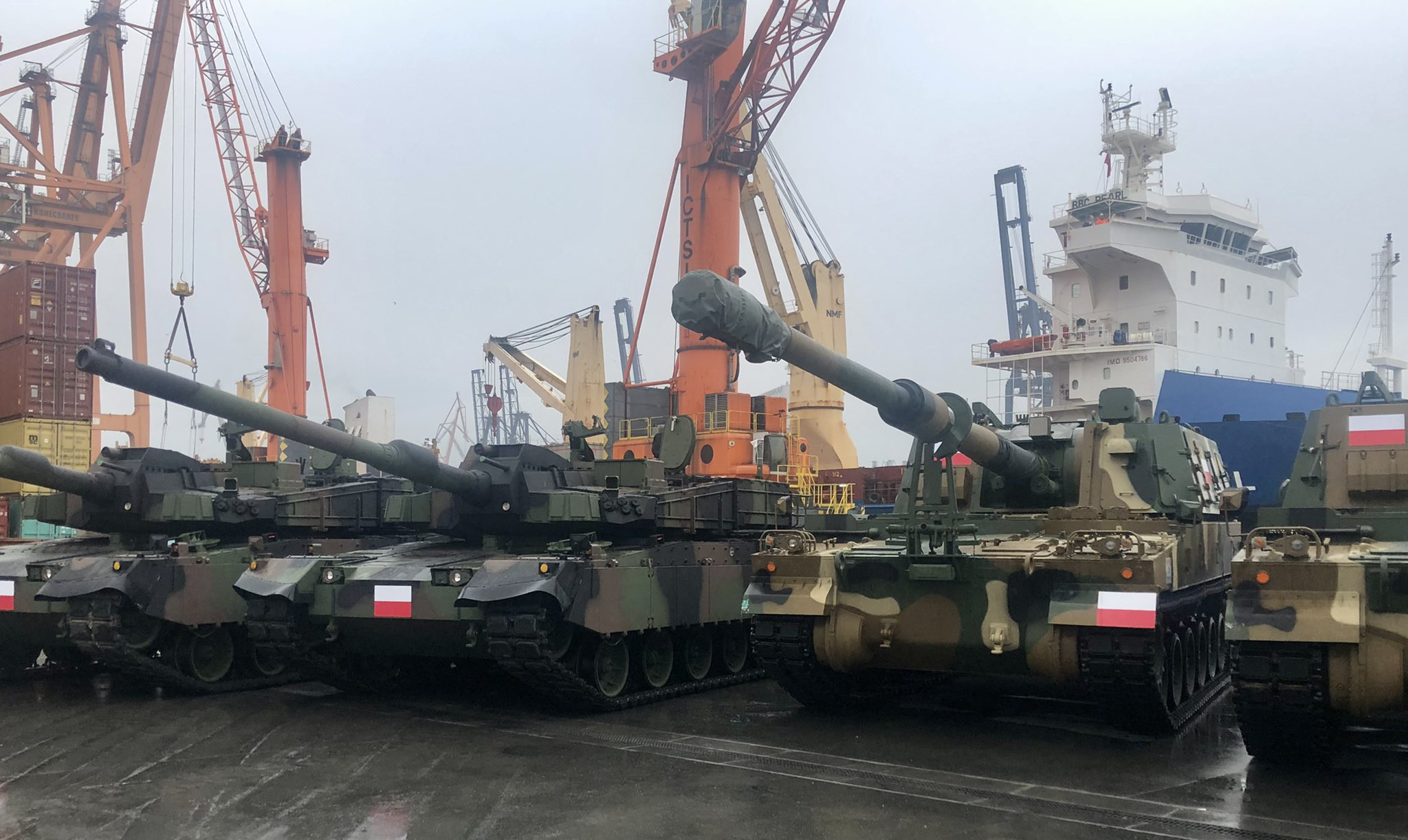 Poland received the first K2 tanks and K9 Thunder self-propelled guns