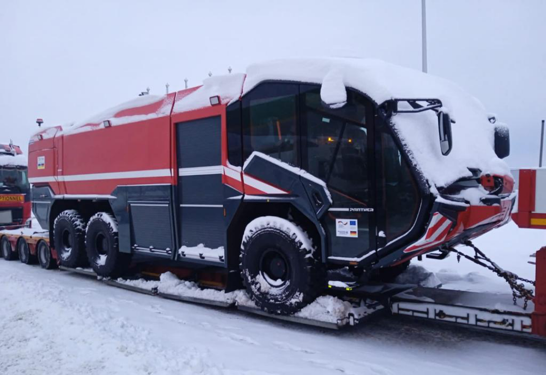 Ukrainian border guards received airfield fire trucks from Germany