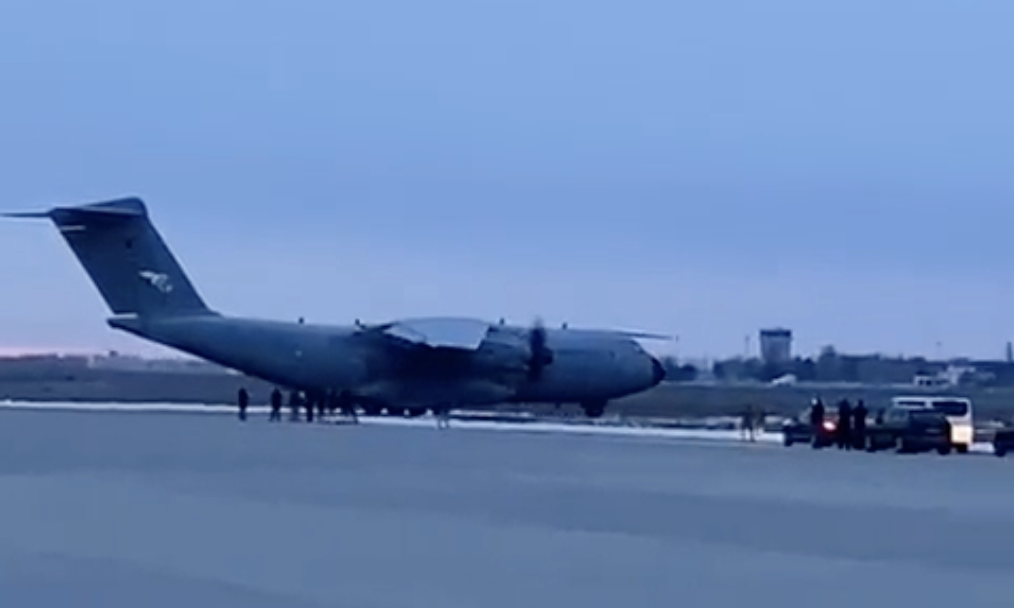 Two Turkish Airbus A400M left territory of Ukraine