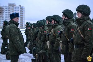 Belarusian servicemen are training in peace-to-wartime transition drills