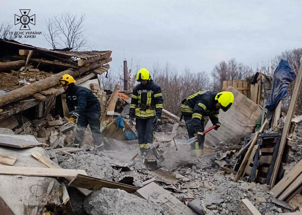 Ракетний удар по Україні. Військові знищили 54 ракети з 69