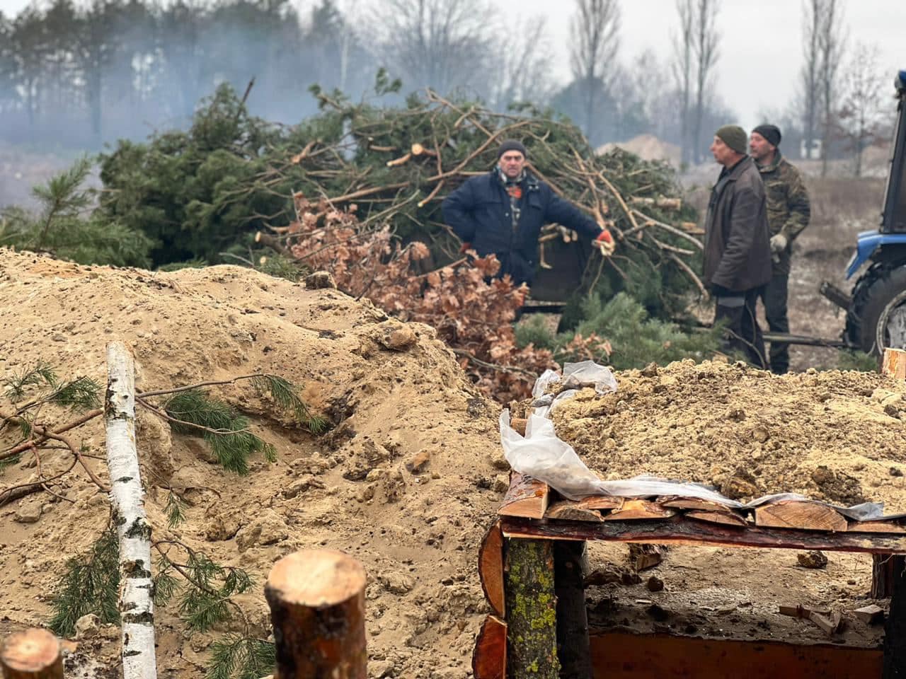 На кордоні з Білоруссю в Рівненській області зводять фортифікаційні споруди